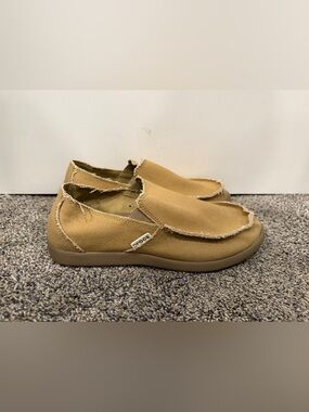 Crocs Men's Santa Cruz Slip-On loafer in khaki size 9 EUC